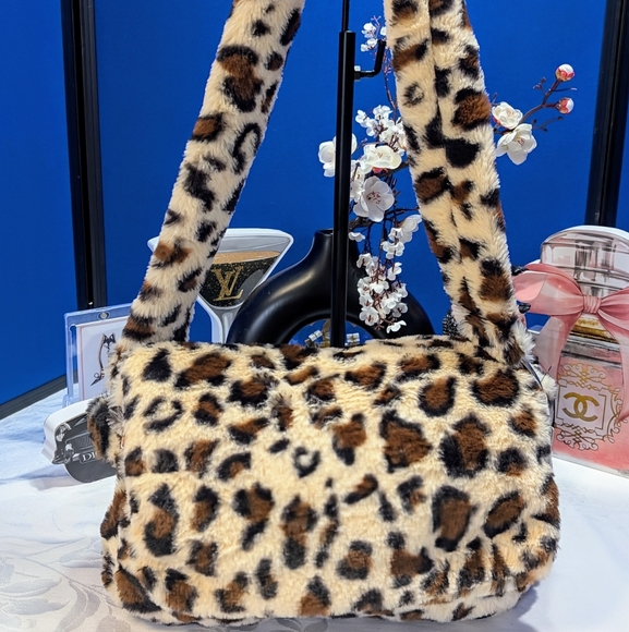 Crossbody Bag Cheetah Print Fuzzy Bag Gilda Paris Faux Fur